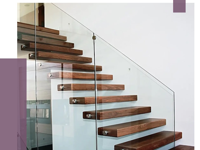 Стеклянные перила для лестницы в Железногорске от 14820 руб.