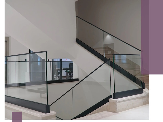 Стеклянные перила премиум-класса с установкой в Железногорске