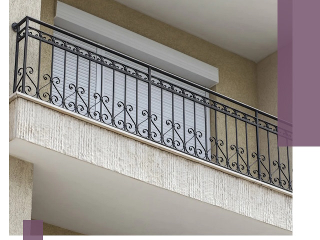 Балконные ограждения из металла и стекла в Железногорске для домов